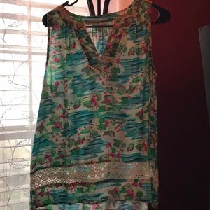 Crown & Ivy sleeveless top